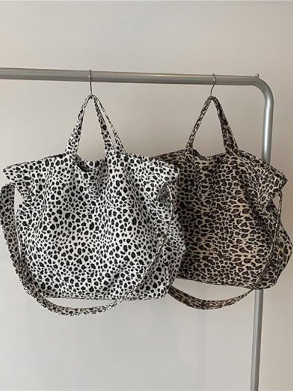 Large Capacity Leopard Print Hobo Bag with Adjustable Shoulder Strap - Picture 4 of 7